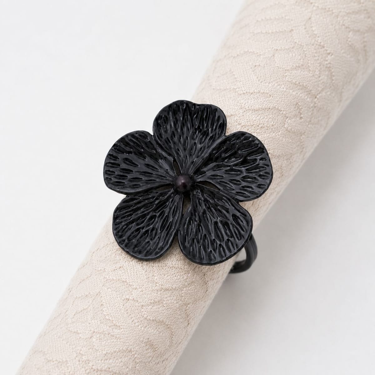 Aro Servilleta Flor Negra1