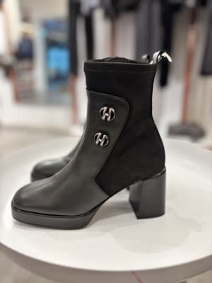 TOKIO BLACK VELOUR