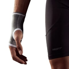 Muñequera Air Sport larga con dedo libre