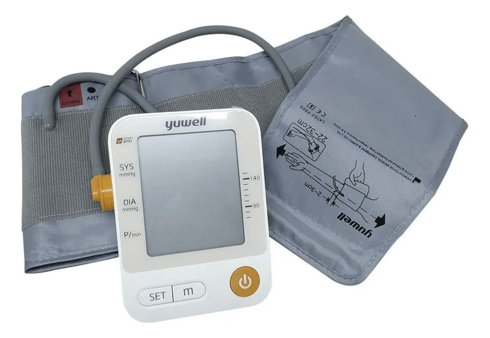 Tomador De Presion Digital De Brazo Con Voz Yuwell Ye670d5