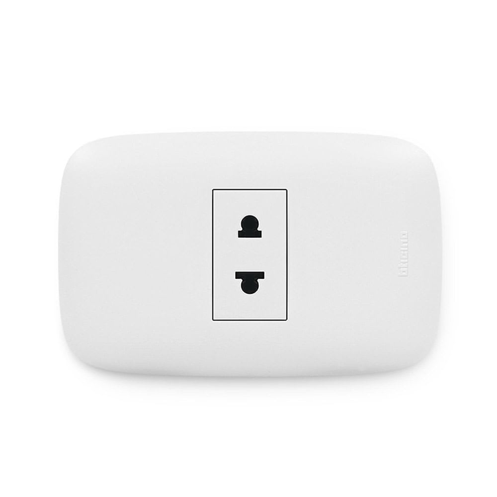 TOMACORRIENTE UNIVERSAL BTICINO