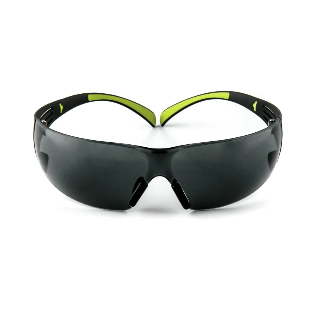 LENTES DE SEGURIDAD FIT 400 LUNA OSCURA SF400G CON PROTECCION UV 3M PERU1