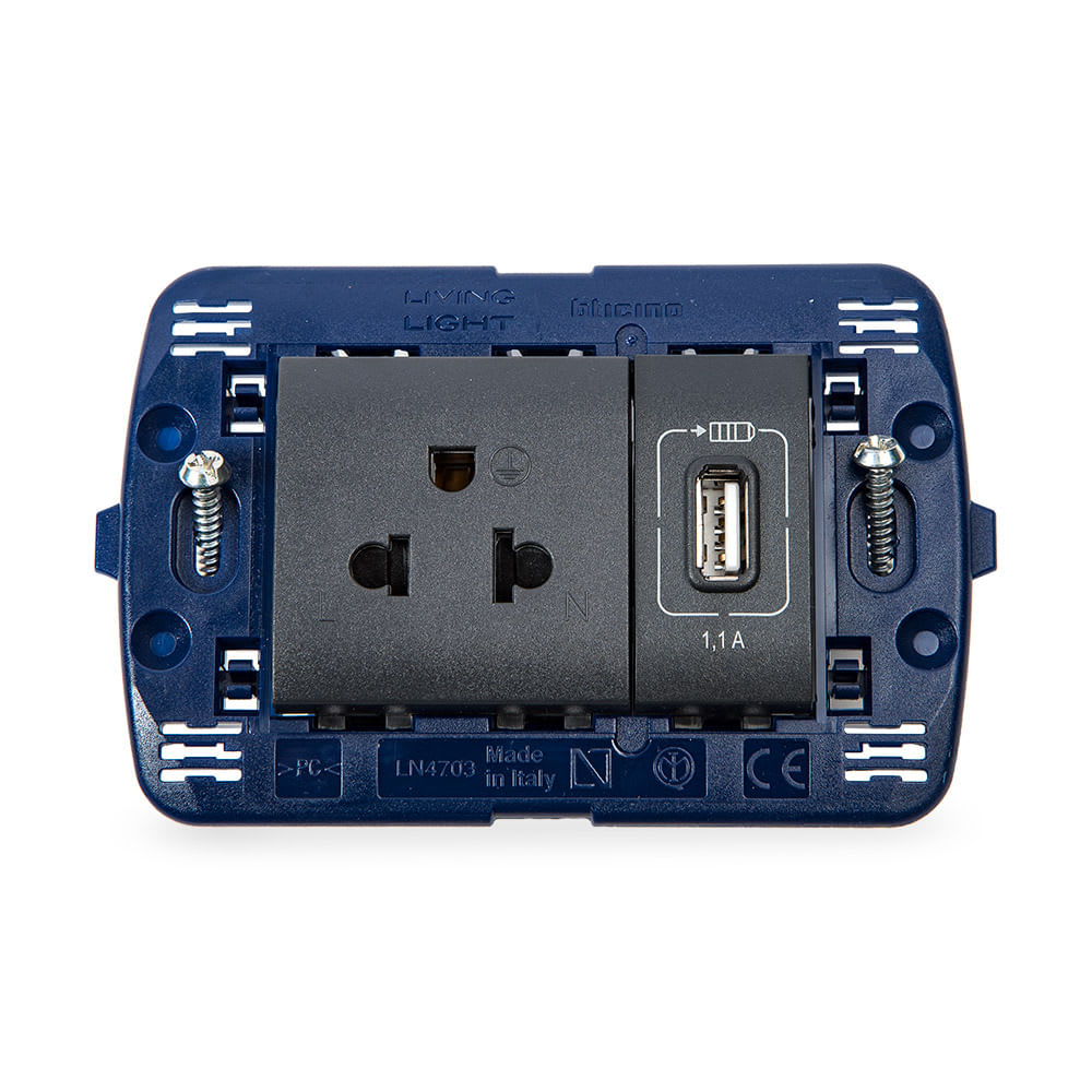 TOMA USB + TOMA UNIPERSONAL 2P + T LIVING LIGHT BTICINO