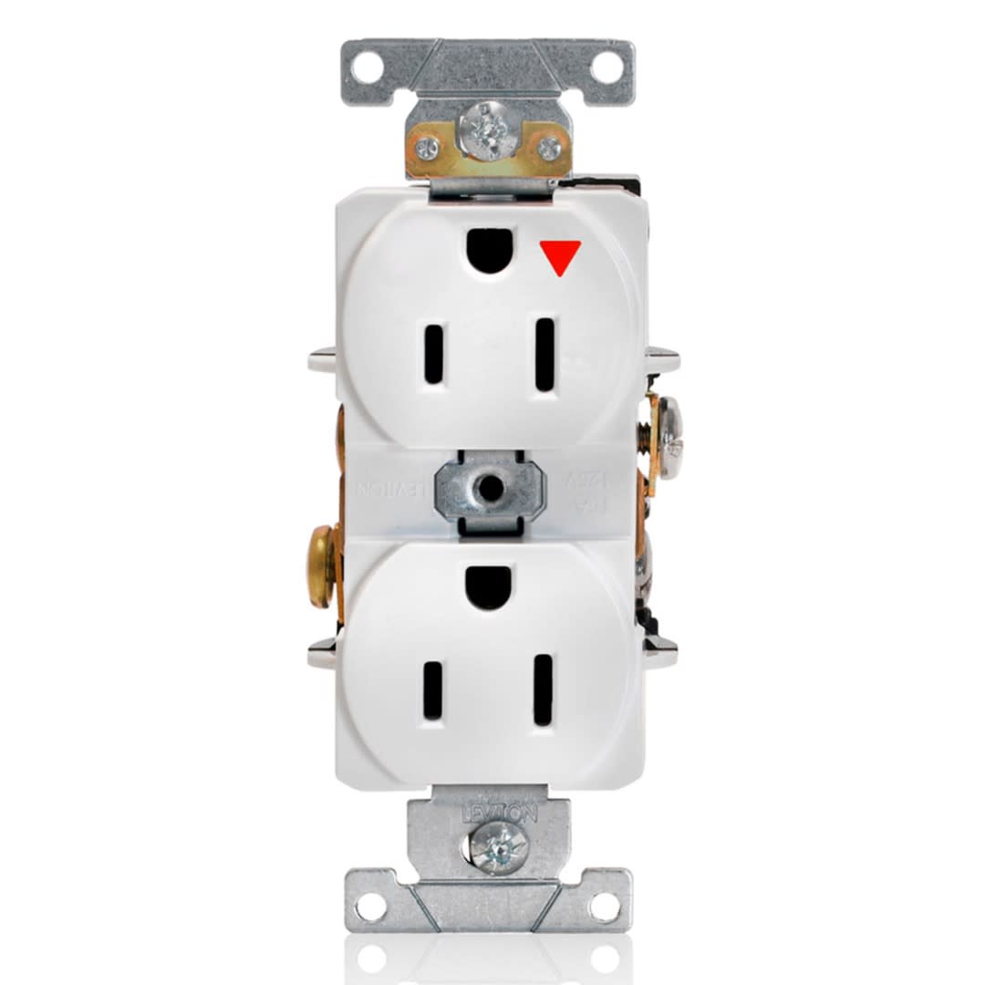 TOMA DOBLE EMPOTRABLE G/INDUSTRIAL TIERRA AISLADA 2X15A L/T 125V BLANCO LEVITON1
