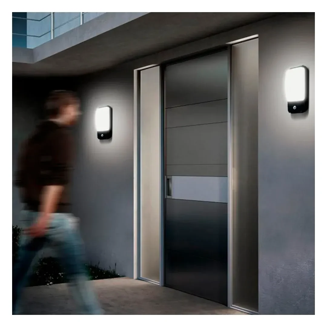 APLIQUE EXTERIOR LED NEGRO CON SENSOR 20W LUZ BLANCA LIGHTECH3