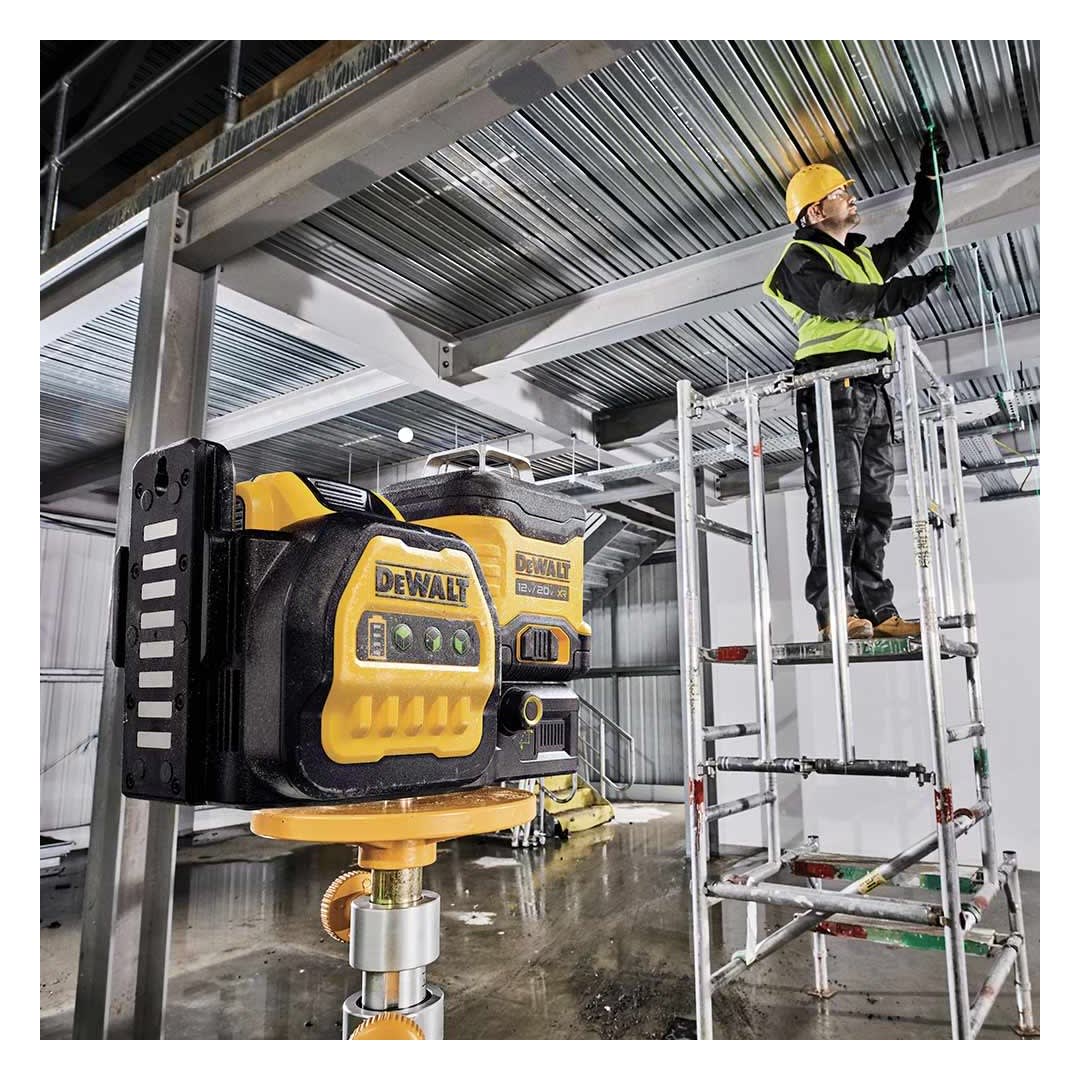 NIVEL LASER 3 LINEAS 360° VERDE 20V DCLE34030GB DEWALT1