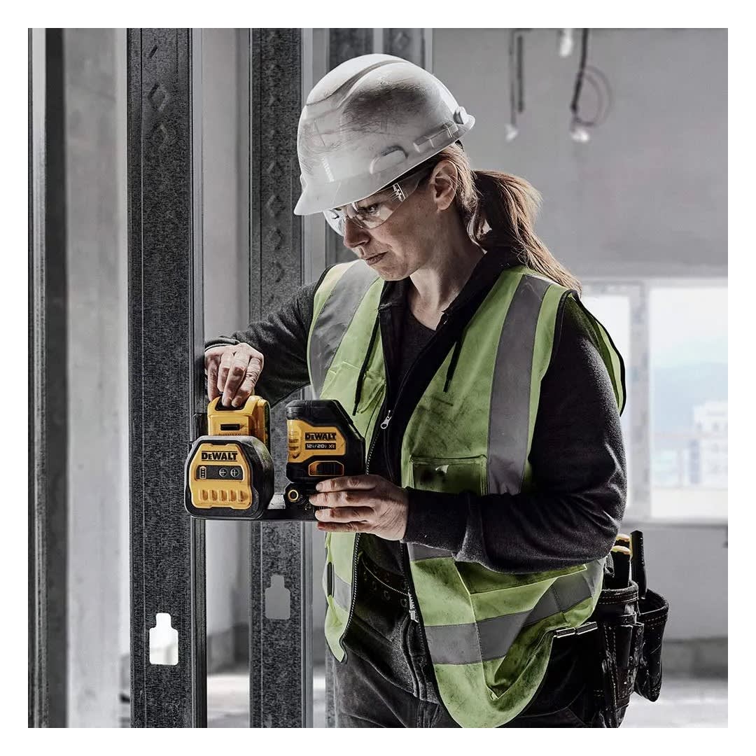 NIVEL LASER LINEAS CRUZADAS VERDE 20V DCLE34020 DEWALT4