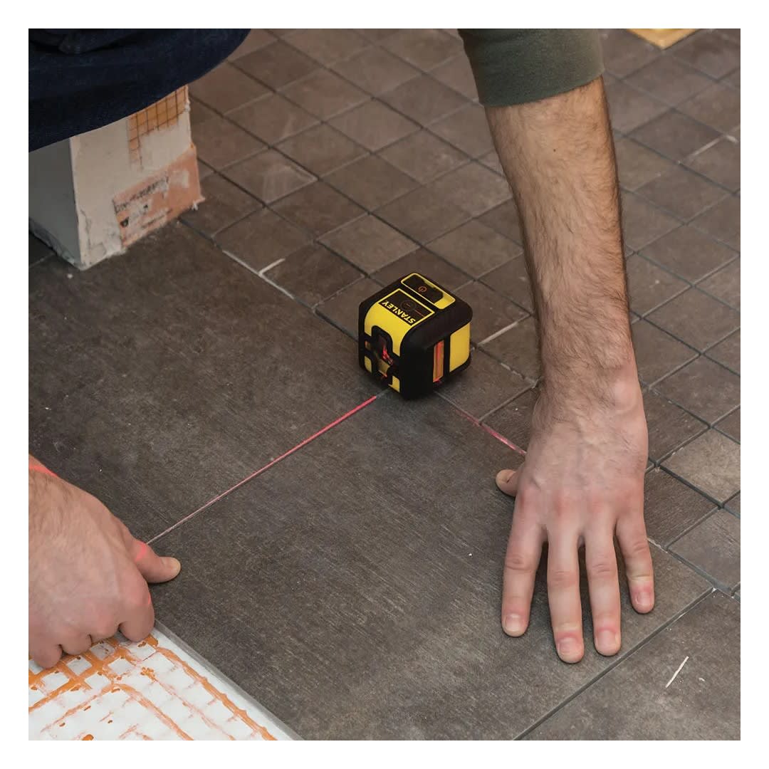 NIVEL LASER LINEAS CRUZADAS + LINEA 90° ROJO CROSS90 STHT77502 STANLEY5