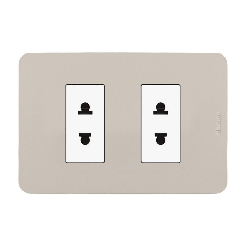 TOMACORRIENTE UNIVERSAL DOBLE ARENA MATIX GO BTICINO1