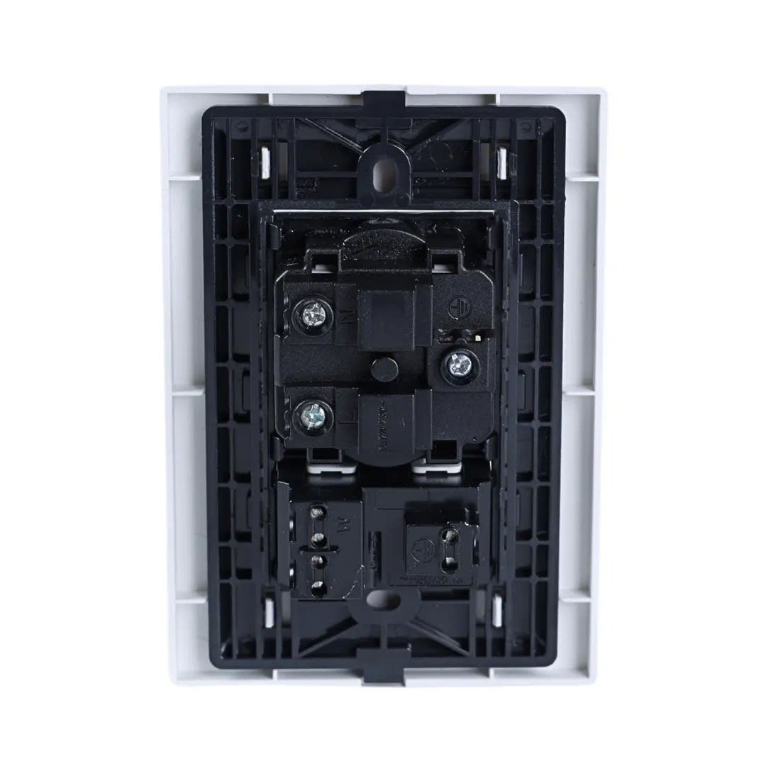 PLACA ARMADA TOMA SCHUKO + TOMA AMERICANA MATTE LT BLANCO ORANGE2