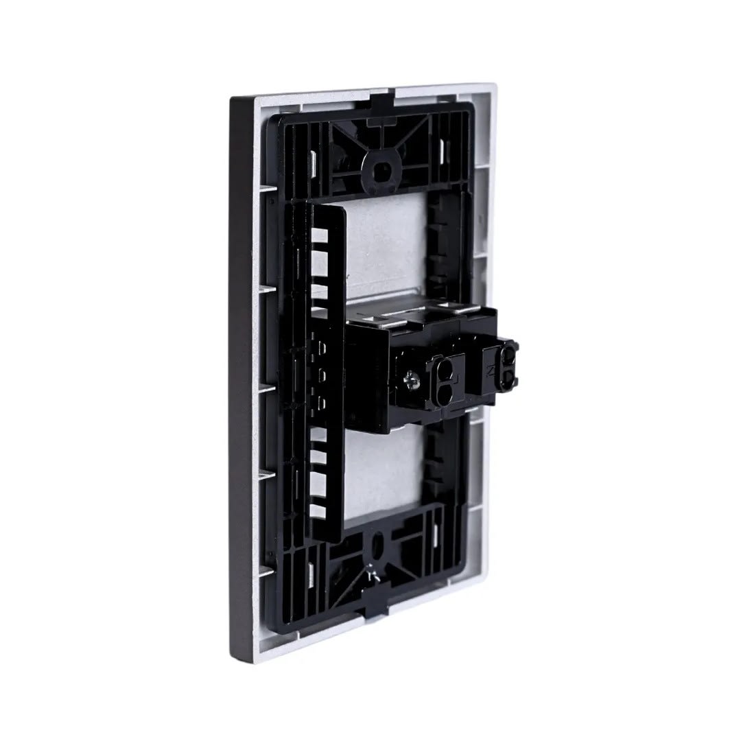 PLACA ARMADA TOMACORRIENTE SIMPLE UNIVERSAL MATTE TERRA ORANGE1