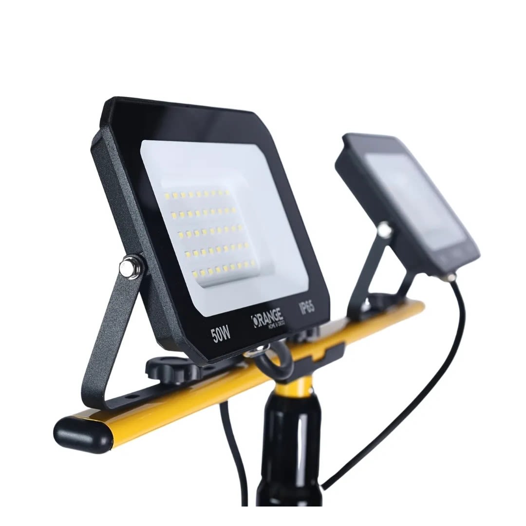 REFLECTOR LED CON TRIPODE 2X 50W ORANGE10
