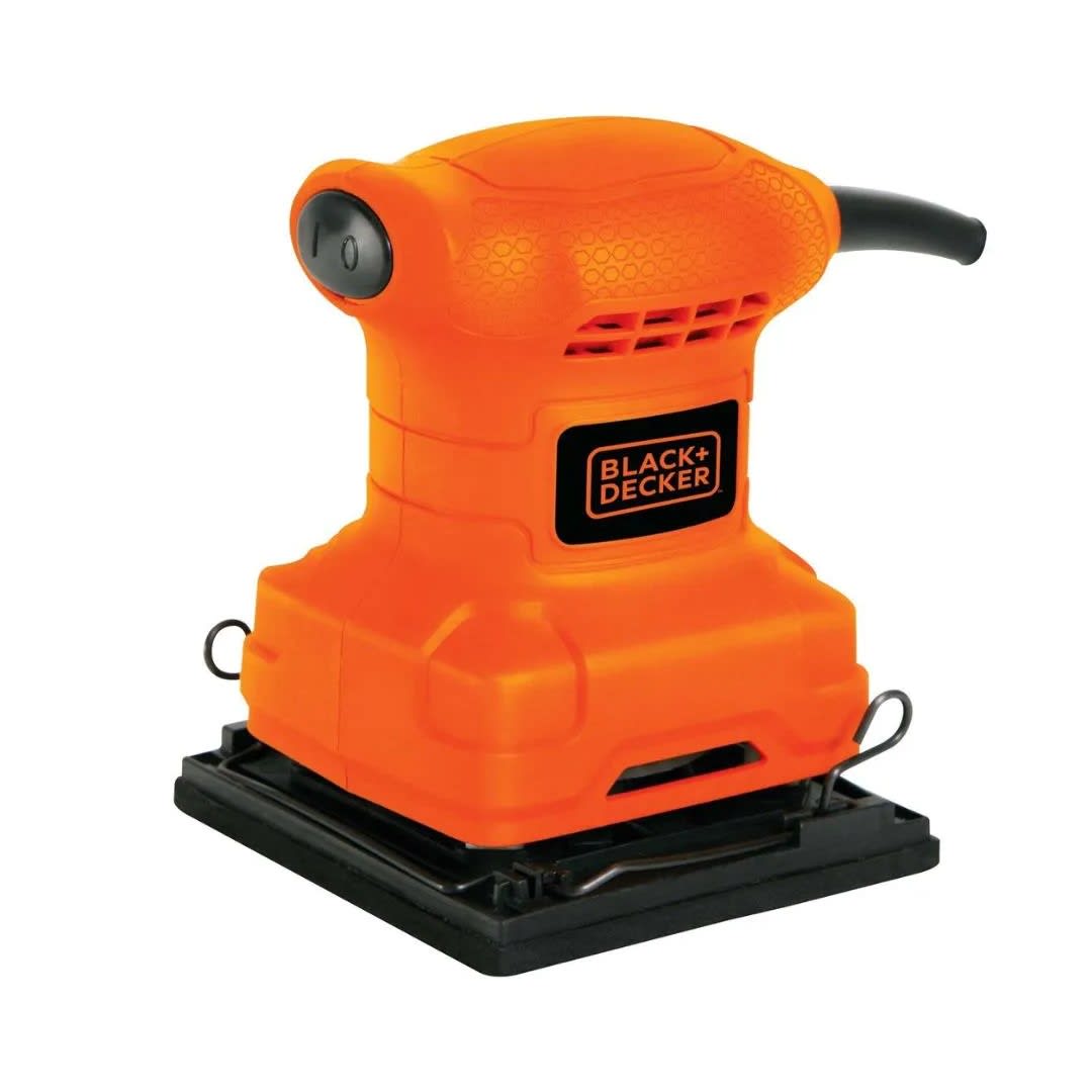 ATORNILLADOR CD121K50 CON SET DE 50 PIEZAS, SIERRA CIRCULAR Y LIJADORA BLACK & DECKER12