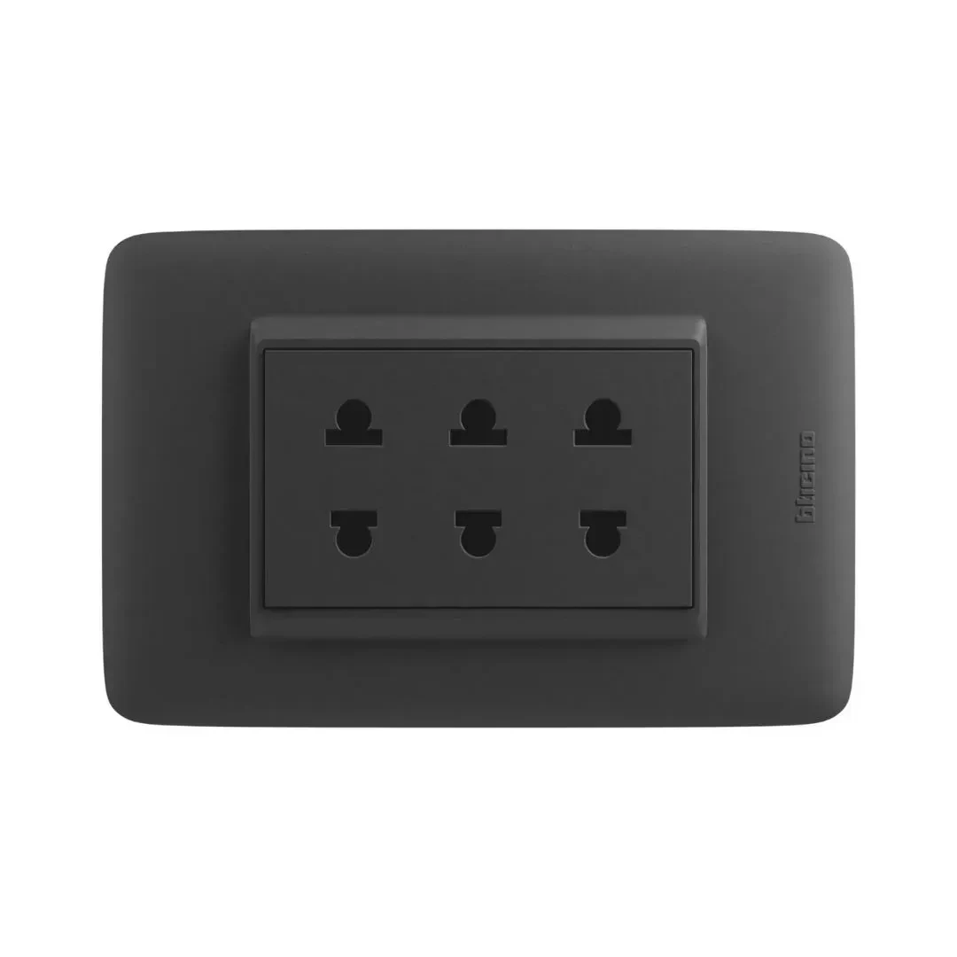 TOMACORRIENTE TRIPLE NEGRO DPLUS BTICINO