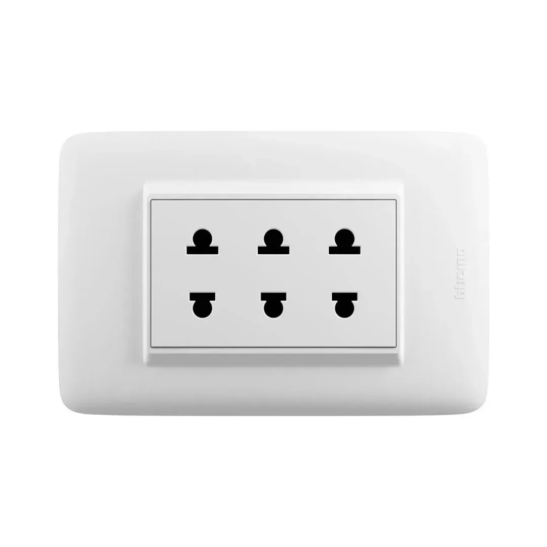 TOMACORRIENTE TRIPLE BLANCO DPLUS BTICINO1