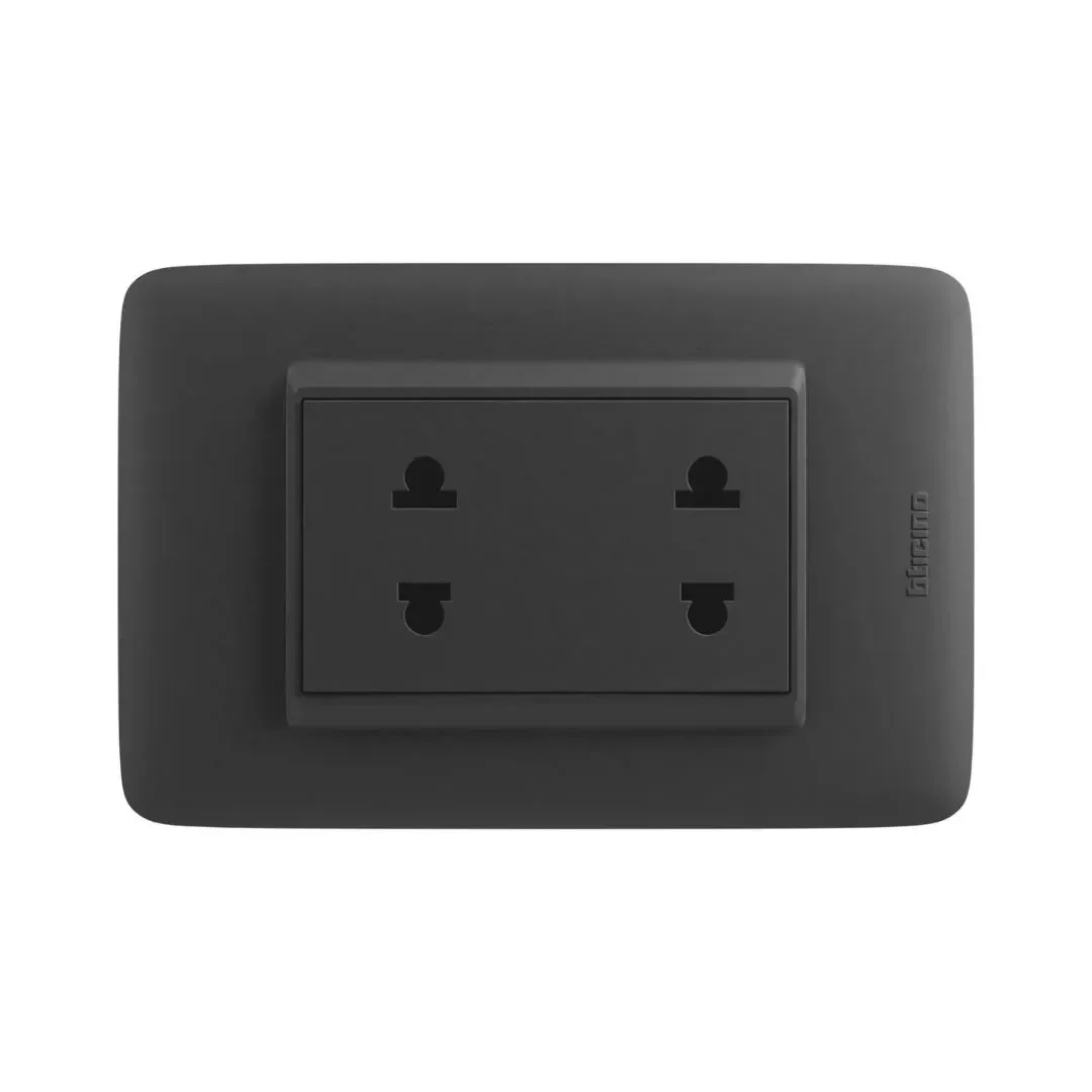 TOMACORRIENTE DOBLE UNIVERSAL NEGRO DPLUS BTICINO1