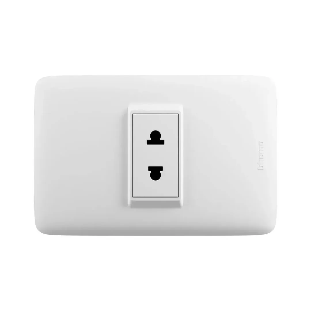 TOMACORRIENTE UNIVERSAL BLANCO DPLUS BTICINO