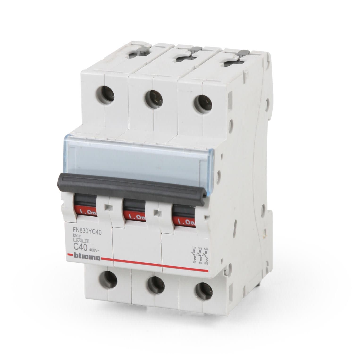 INTERRUPTOR TERMOMAGNETICO BTDIN 40A PVC BLANCO BTICINO