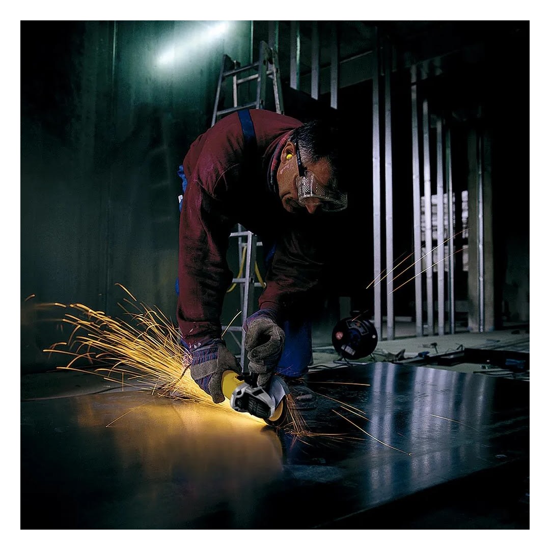 AMOLADORA ANGULAR 4-1/2'' 800W DWE4020 DEWALT2