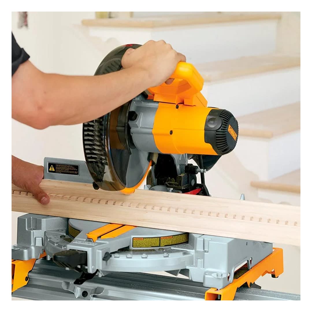 SIERRA INGLETEADORA 10'' 1600W DWS713 DEWALT2