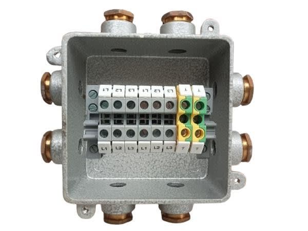 CAJA HERMETICA 105x105x60 mm DE 8 SALIDAS IP66 CDC/P8 AIBAR1