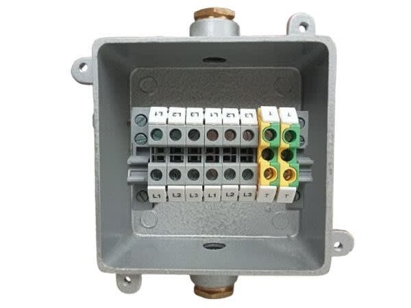 CAJA HERMETICA 105x105x60 mm DE 2 SALIDAS IP66 CDC/P2 AIBAR1