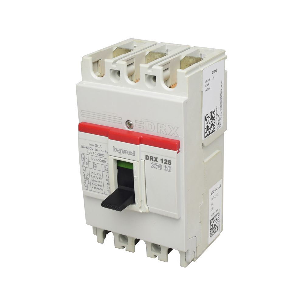 INTERRUPTOR TERMOMAGNETICO FIJO 3X50A 35KA 415VAC 27065 LEGRAND1