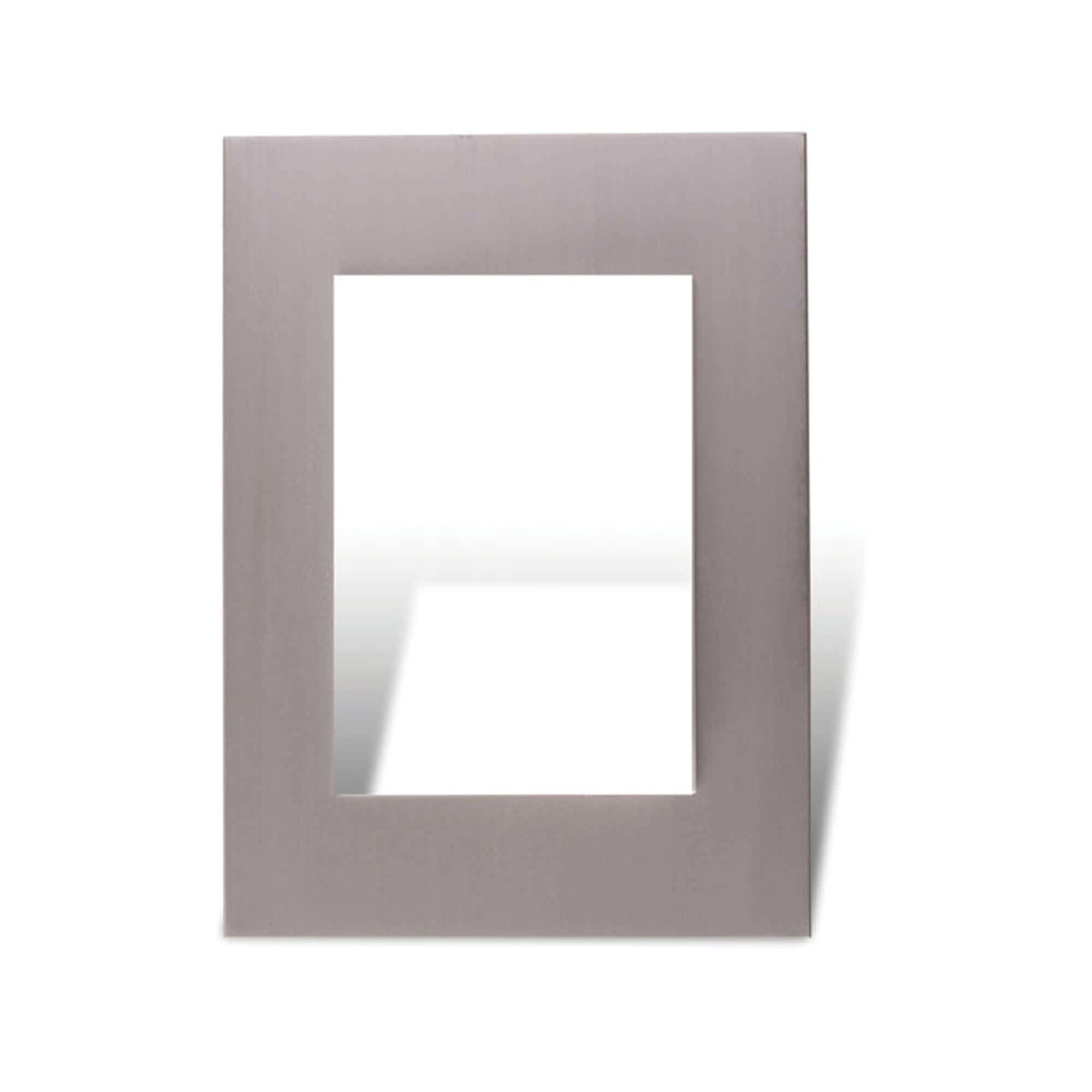 PLACA Y DISTANCIADOR COLOR ALUMINIO (BAUHAUS) CAMBRE1
