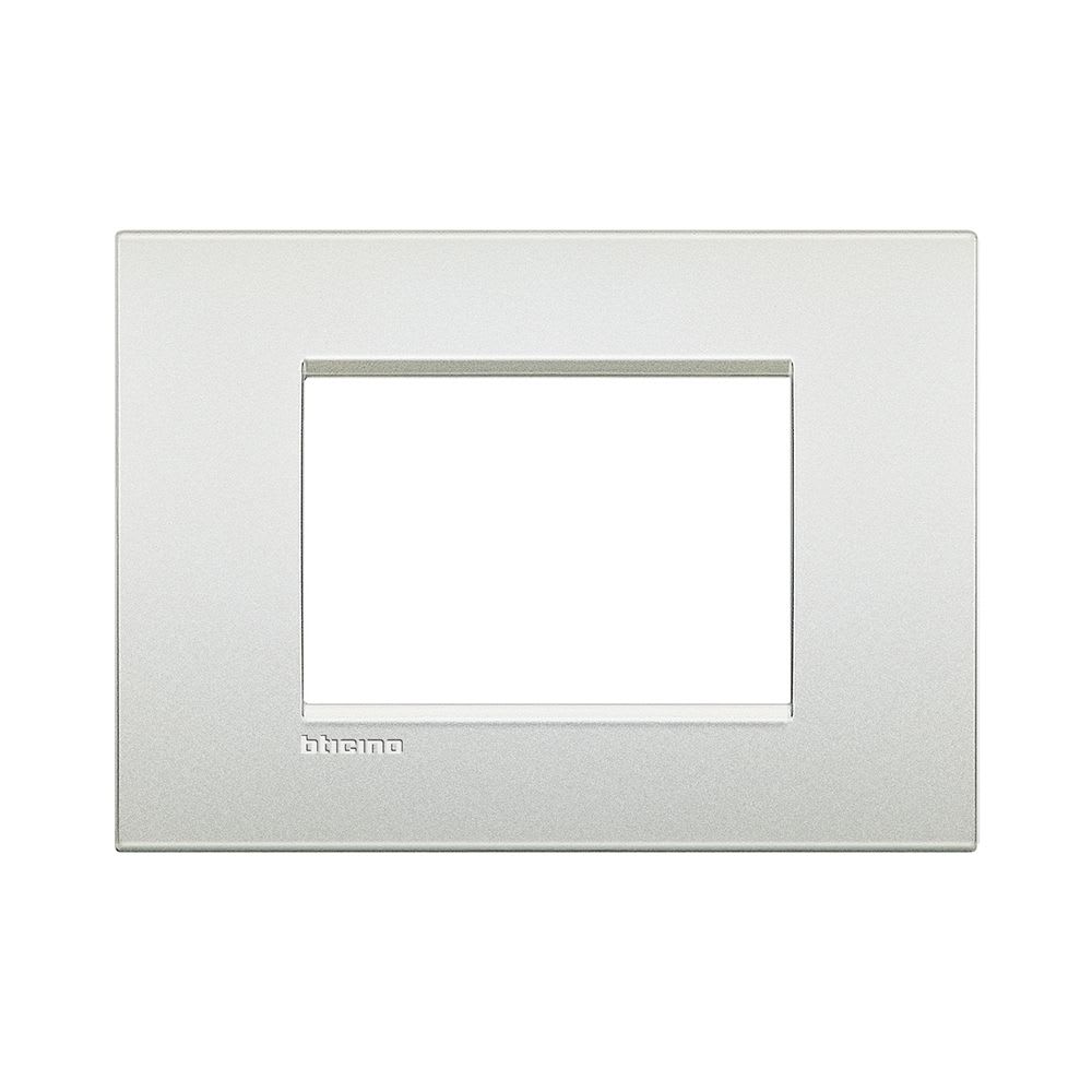 PLACA METAL 3 MODULOS BLANCO PERLA LIVING-LIGHT AIR LNC4803PR BTICINO
