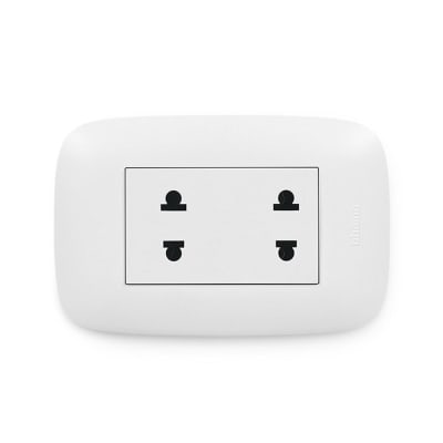 TOMACORRIENTE UNIVERSAL DOBLE SENCIA BTICINO