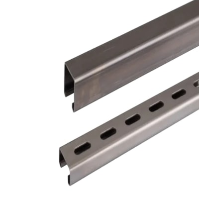 CANAL STRUT ALTO RANURADO ACERO 1-5/8''X1-5/8''X10FT E:2.6MM SS304 PRODUIT