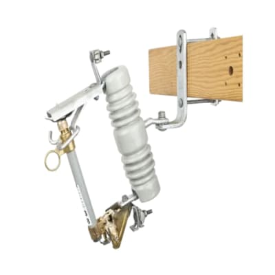 SECCIONADOR CUT OUT STD DE PORCELANA TIPO C 200A 27KV MAX 170KVBIL 720MM CHANCE - HUBBELL