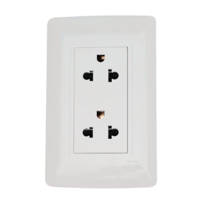 TOMACORRIENTE ESSENTIAL DOBLE UNIVERSAL BLANCO ORANGE