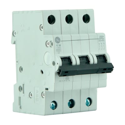 INTERRUPTOR TERMOMAGNETICO 3X32A RD SM