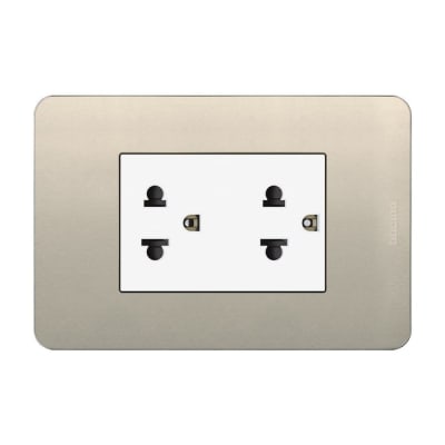 TOMACORRIENTE UNIVERSAL DOBLE PERLA MATIX GO BTICINO