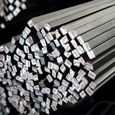 BARRAS CUADRADAS LISA A36 1-1/2''X1-1/2''X6MT ACERO IMPORTADO