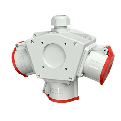 TOMA TRIPLE AEREO 32AMP 3P+N+T 415V ROJO 6H IP44 (DELTA BOX) MENNEKES