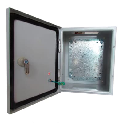 TABLERO METALICO ADOSABLE HERMETICO C/PLACA DE ACERO IP66 300X200X200MM NVB32/200 NAVIA BOX
