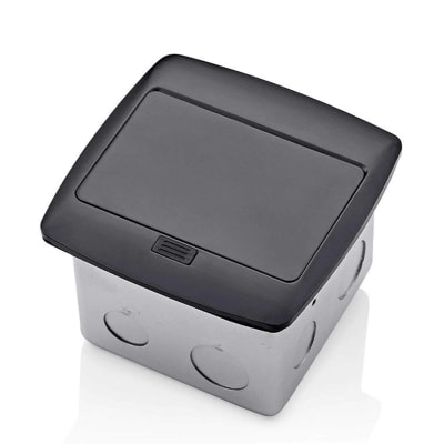 CAJA POP UP PARA PISO COLOR NEGRO CON TOMACORRIENTE DE 15A LEVITON