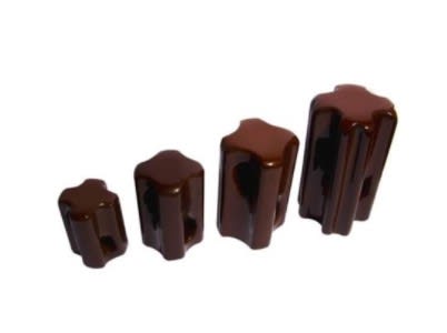 AISLADOR TIPO TRACCIÓN CERAMICO ANSI-54-3 PROCEDENCIA CHINA