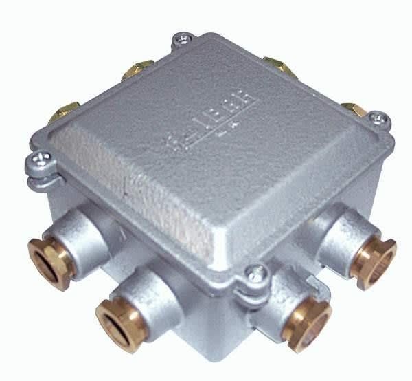 CAJA HERMETICA 105x105x60 mm DE 8 SALIDAS IP66 CDC/P8 AIBAR