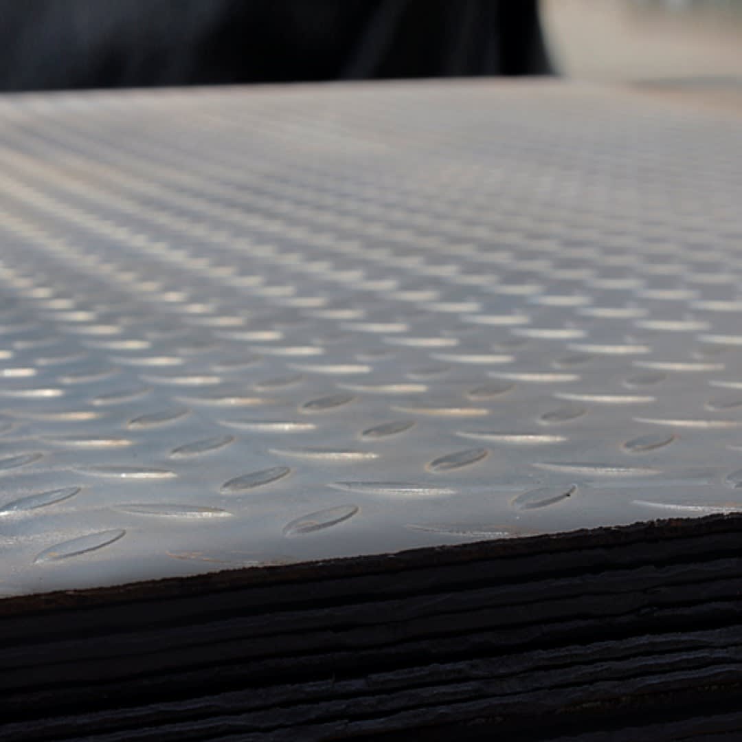 PLANCHAS ESTRIADAS LAC A36 1200X2400X3.9MM ACERO IMPORTADO
