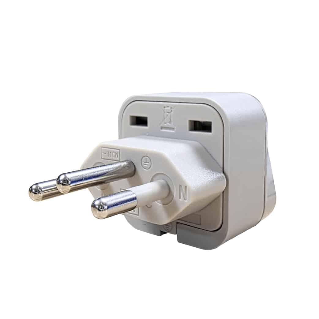 ADAPTADOR UNIVERSAL 10A 250V PARA USO BRASIL COLOR GRIS RESISTENTE WONPRO4