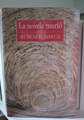 LA NOVELA MURIÓ1