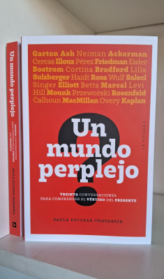 UN MUNDO PERPLEJO