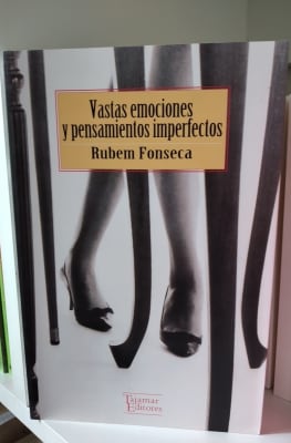 VASTAS EMOCIONES Y PENSAMIENTOS IMPERFECTOS