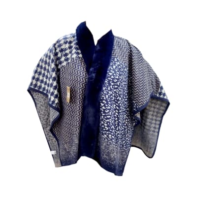 PONCHO ABIERTO CON PIEL SINTETICA 110X160CM | venta desde 12 unidades1