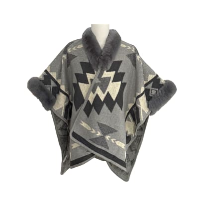 PONCHO ABIERTO CON PIEL SINTETICA  110X160CM / VENTA DESDE 12 UNIDADES EN ADELANTE1