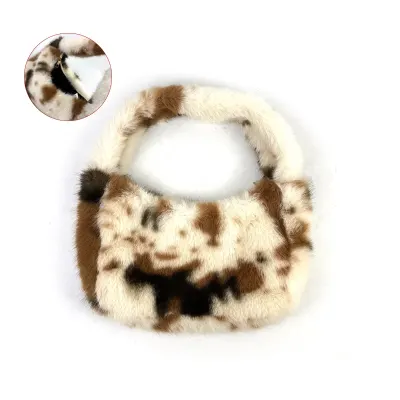 CARTERA PELUDA VACA 1200G 38X18CM1