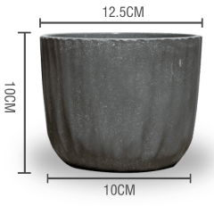 MACETERO PLASTICO TEXTURA LINEAL GRIS OSCURO 12.5X10X10CM | 12 UNID